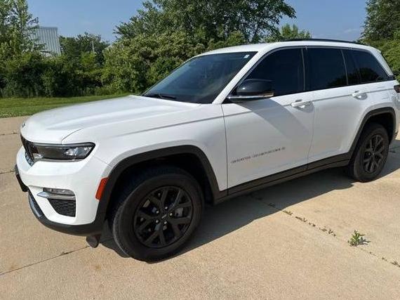 JEEP GRAND CHEROKEE 2023 1C4RJHBG2PC532033 image